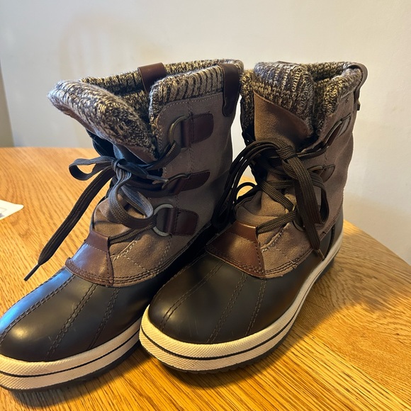 London Fog Women’s Winter Boots - Picture 4 of 8